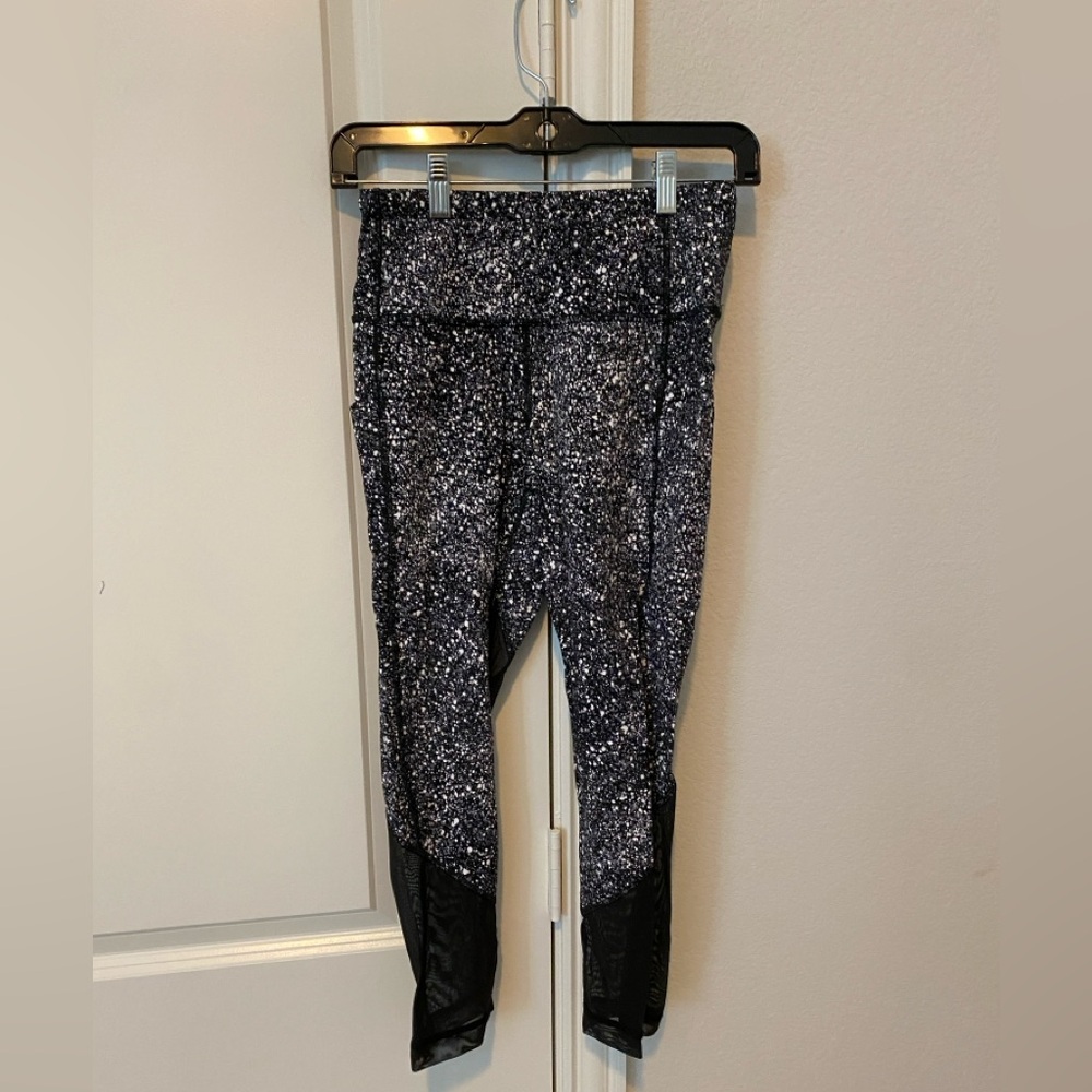 Lululemon Crop Mesh Leggings size 4